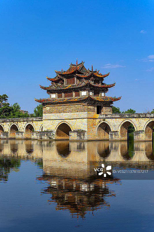 云南红河建水双龙桥十七孔桥图片素材