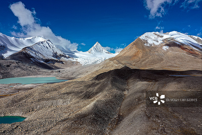 西藏冈底斯山脉普拉喜琼峰图片素材