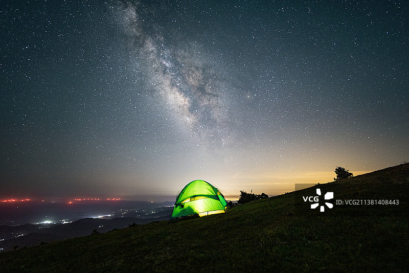 星空银河户外帐篷露营自然风景图片素材