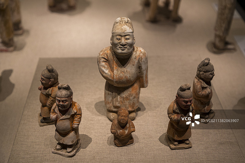河南博物院：绘彩陶俑（唐朝）图片素材