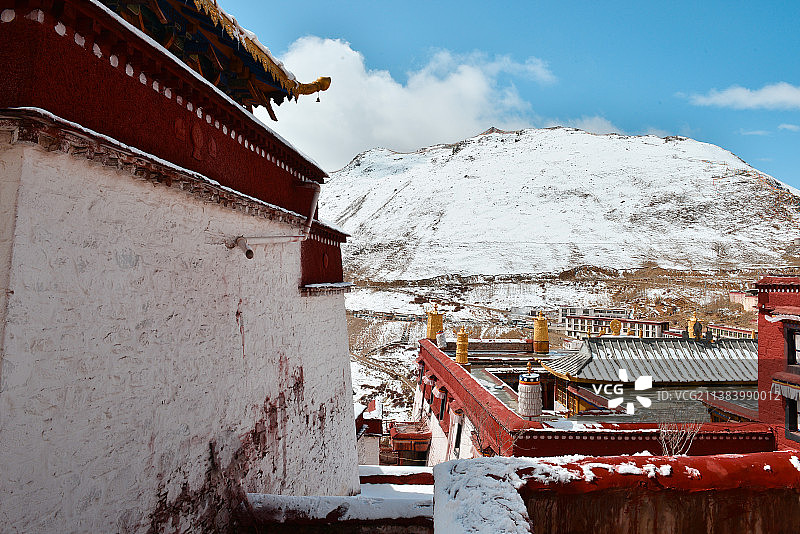 雪后甘丹寺图片素材