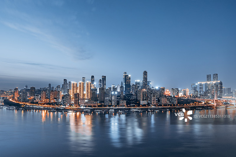 中国重庆长江沿岸高楼高视角夜景风光图片素材