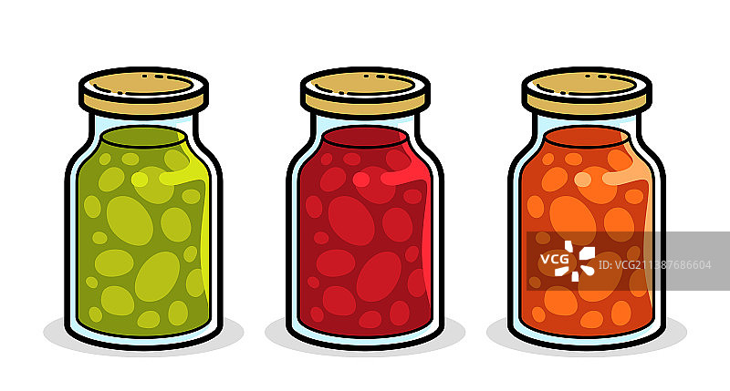 果酱在三种颜色的瓶子上隔离在白色图片素材