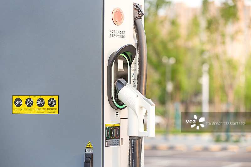 新能源电动汽车充电桩充电接口特写图片素材
