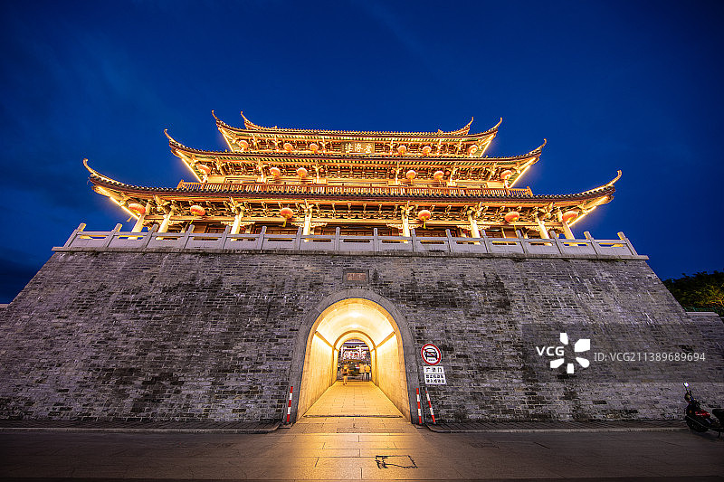 潮州广济桥城楼夜景图片素材