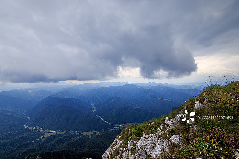 罗马尼亚，Piatra Craiului山脉的风景图片素材
