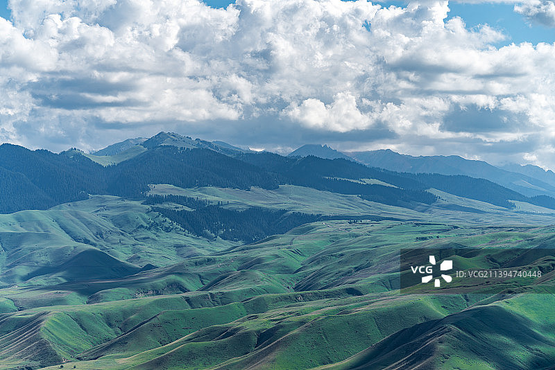 新疆伊犁州喀拉峻草原九曲十八弯风光图片素材