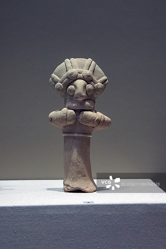 美索不达米亚文物泥塑人偶青铜时代晚期大马士革国家博物馆图片素材