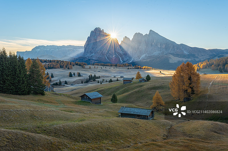 意大利西乌西山脉的风景图片素材