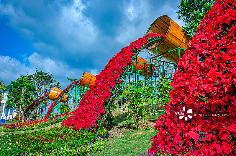 越南芽庄珍珠岛园林创意花桶景观设计图片素材