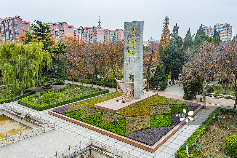 航拍郑州碧沙岗公园北伐阵亡将士纪念碑图片素材