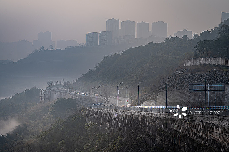 重庆两江新区金海大道嘉陵江边的云海图片素材
