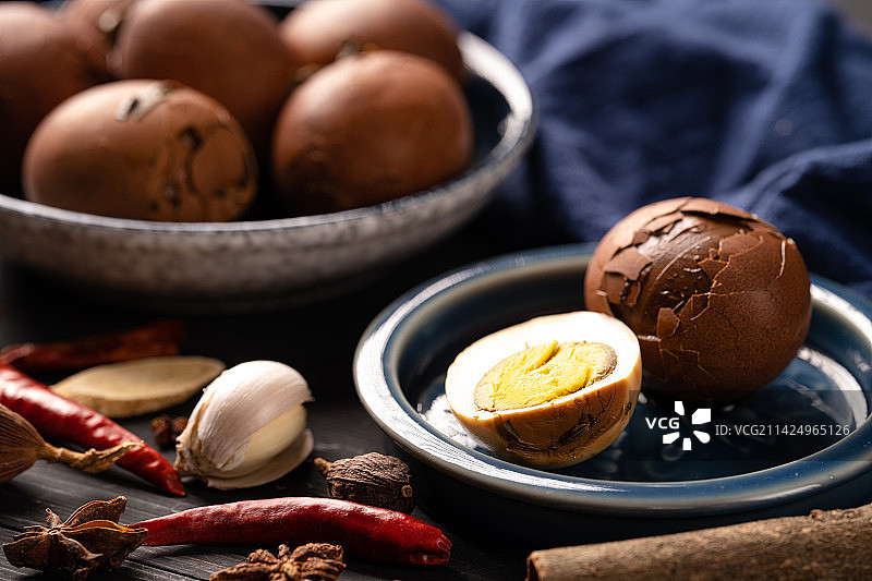 中式传统美食茶叶蛋水煮蛋图片素材