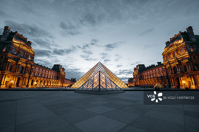 巴黎卢浮宫图片素材