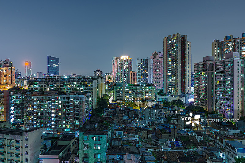 广州海珠区城中村住宅高楼建筑夜景灯光图片素材