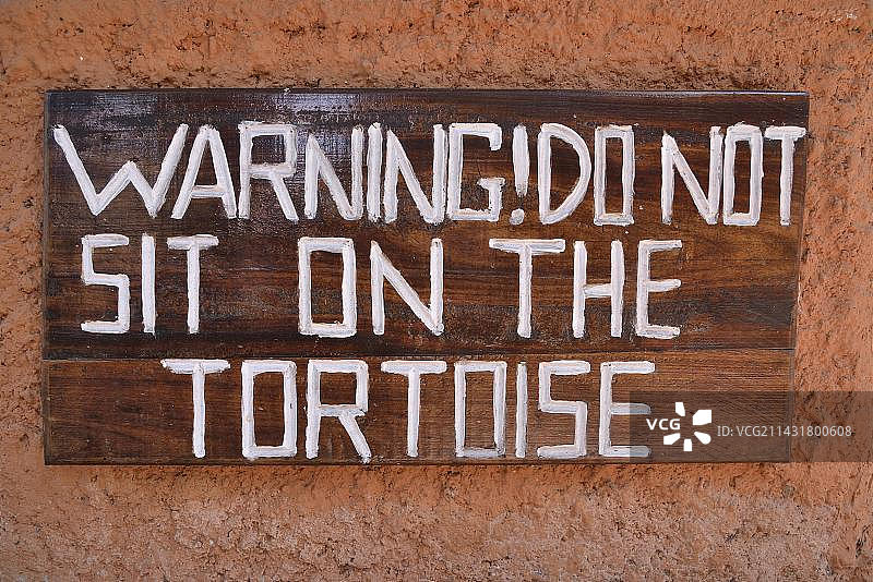 迹象,”警告!不要坐在乌龟上”，Changuu岛，桑给巴尔群岛，坦桑尼亚，非洲图片素材