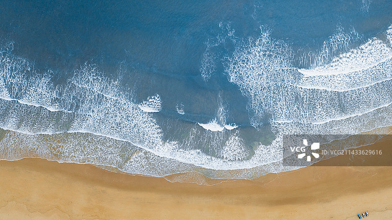 汕头南澳岛的海浪沙滩图片素材