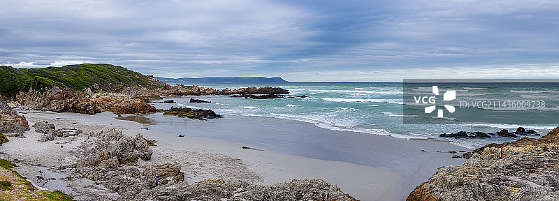 Voelklip或Voelklip海滩，俯瞰沃克湾。Hermanus。鲸鱼海岸。Overberg。西开普。南非图片素材