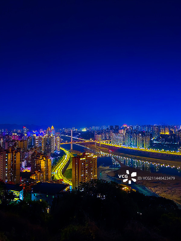夜幕下的重庆长江边夜景风光图片素材