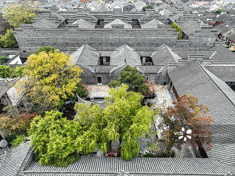 扬州东关街、个园、长乐客栈徽派建筑古民居航拍图片素材