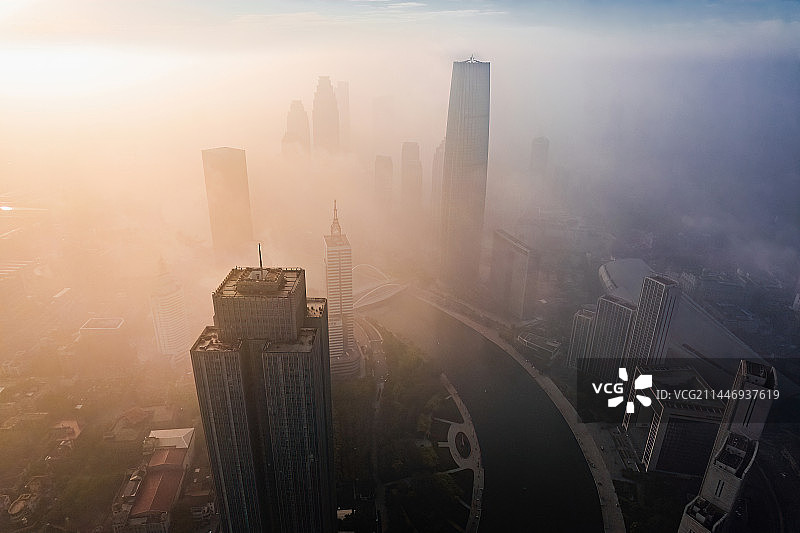 天津海河津湾广场环球金融中心城市建筑日出云海航拍图片素材