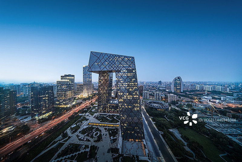 北京中央电视台大楼夜景图片素材