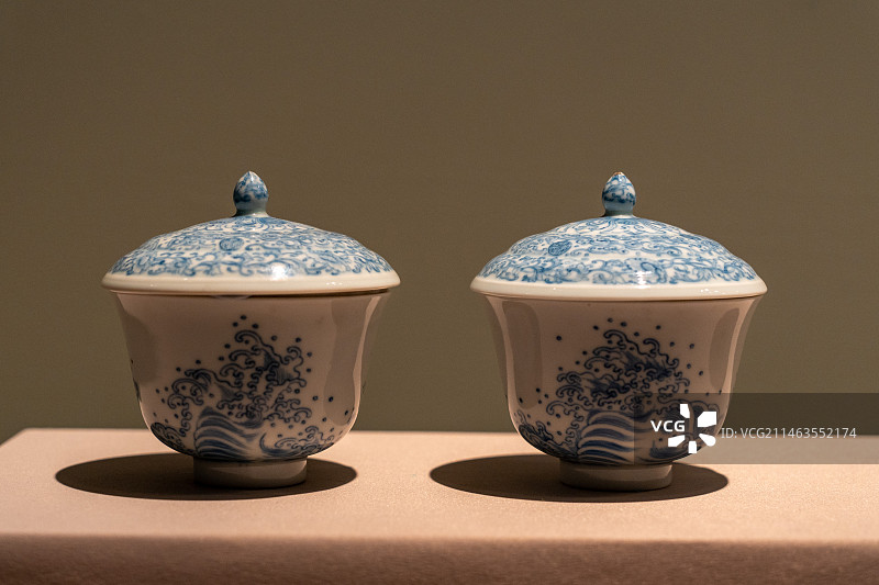北京故宫午门茶世界清康熙青花海水纹盖碗图片素材