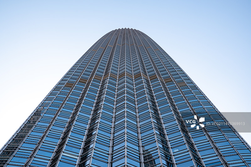 城市现代建筑仰天俯视——天津环球金融中心图片素材