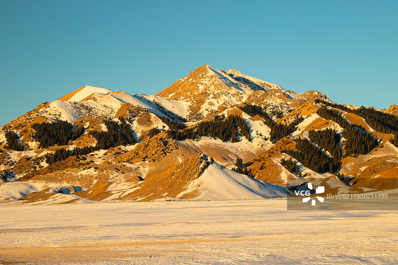 中国新疆山峰自然风光图片素材