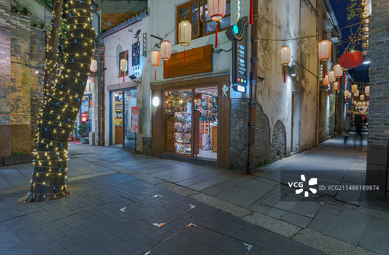 佛山岭南天地中式传统古镇风情商业街区夜景图片素材