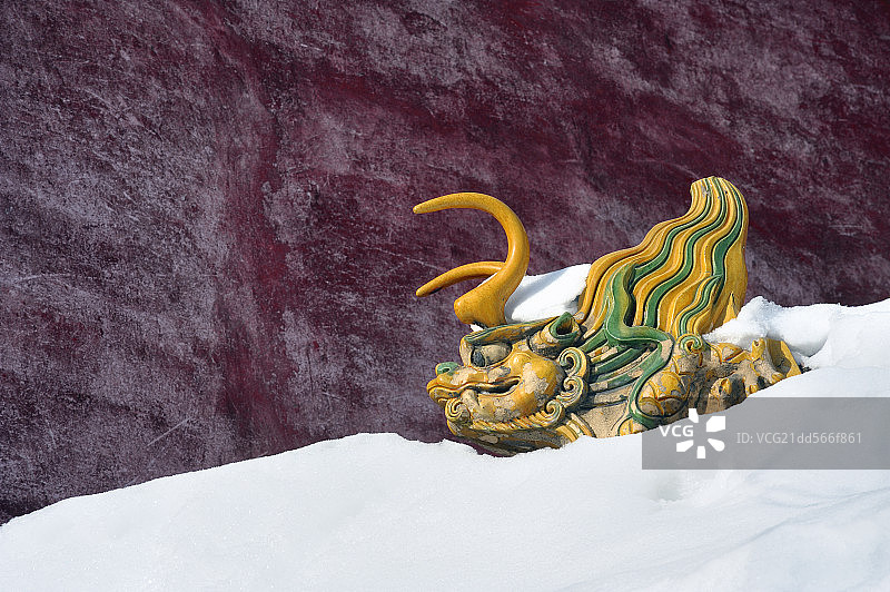 Ceramic dragon at the Forbidden City图片素材