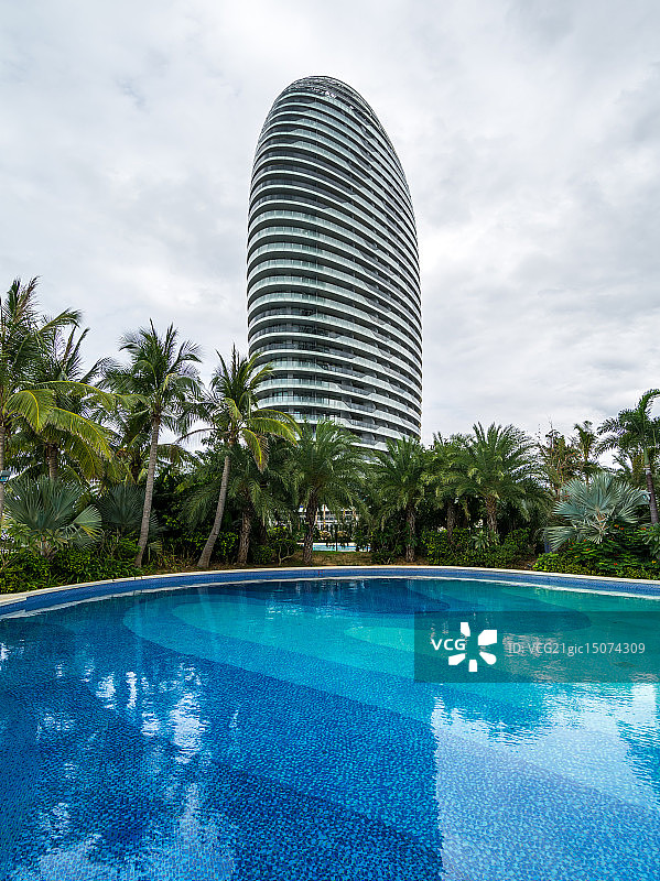 三亚凤凰岛酒店游泳池户外风光图片素材