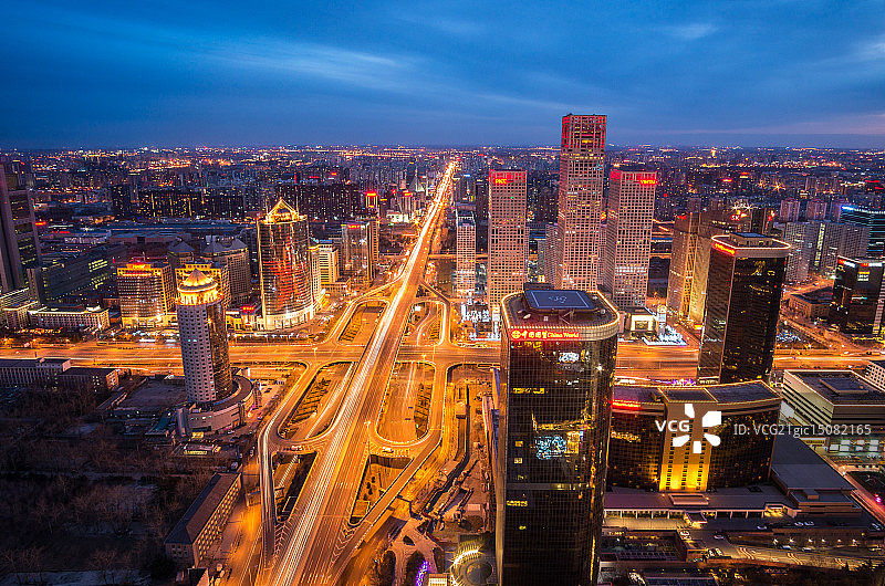 俯瞰北京国贸CBD夜景 Aerial view of Beijing horizon and GuoMao CBD at dusk图片素材