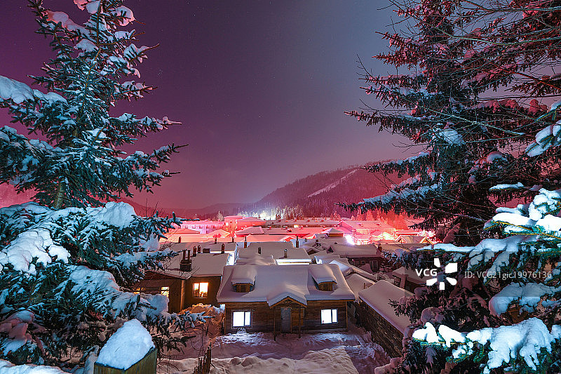 雪乡夜景图片素材