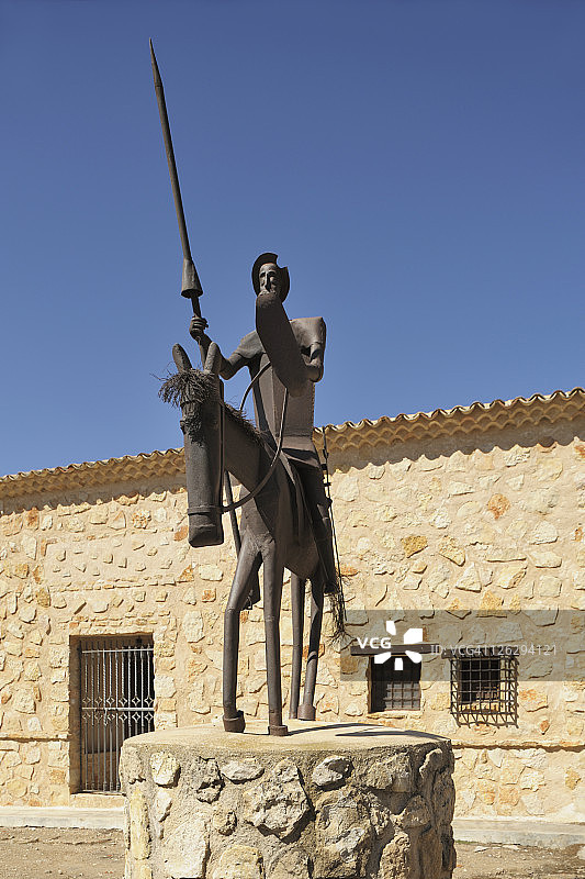 堂吉诃德的雕像骑着他的瘦马叫rocinante图片素材