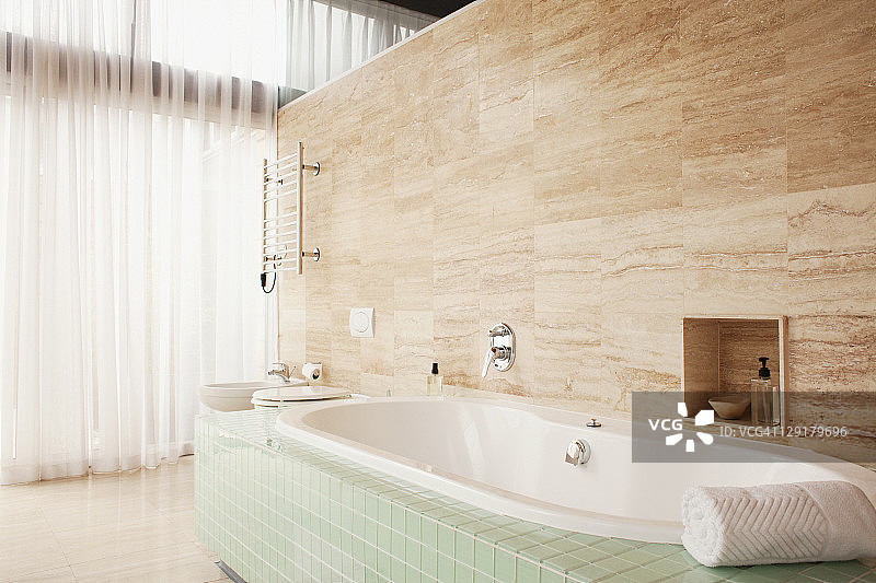 美丽的现代浴室图片素材