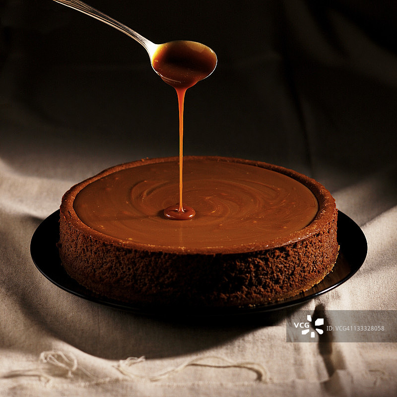 巧克力焦糖芝士蛋糕图片素材