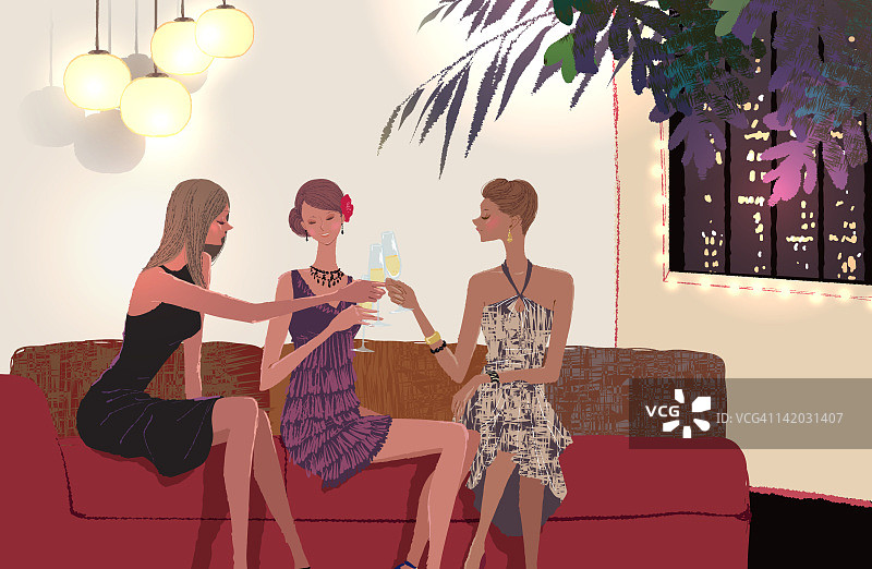 一群女人坐在沙发上喝酒图片素材