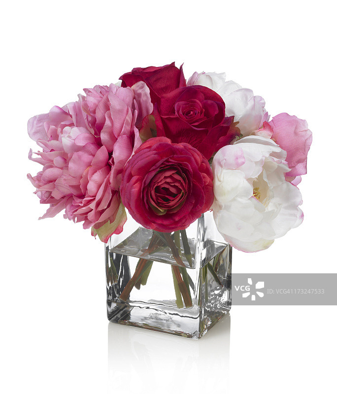 白色背景上的牡丹和玫瑰花束图片素材
