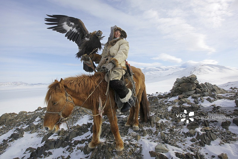 哈萨克金鹰猎人，阿尔泰山图片素材