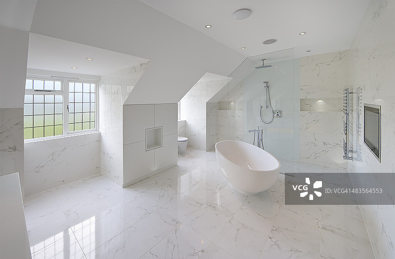 白色大理石浴室图片素材
