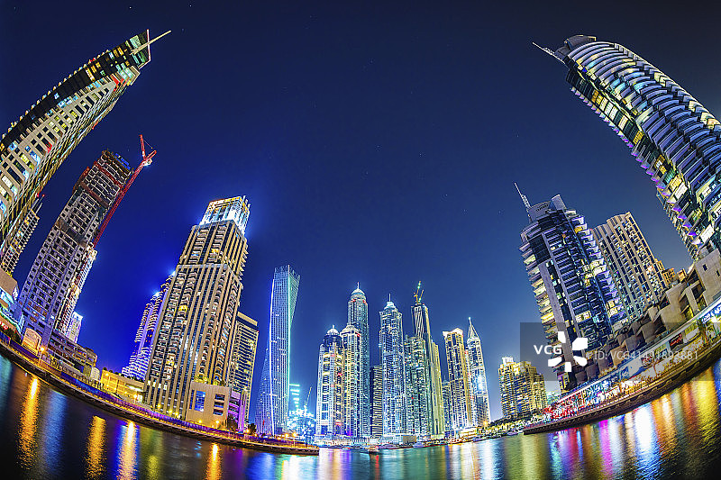 迪拜码头的现代摩天大楼图片素材