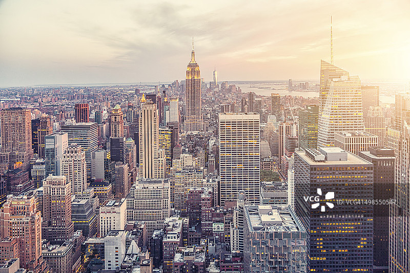纽约的帝国大厦和曼哈顿全景图片素材
