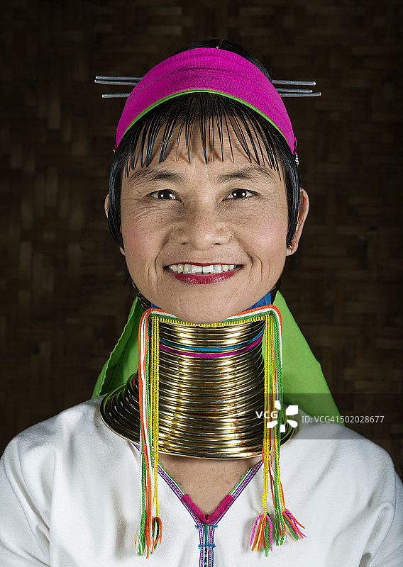 来自帕当山部落的女人图片素材