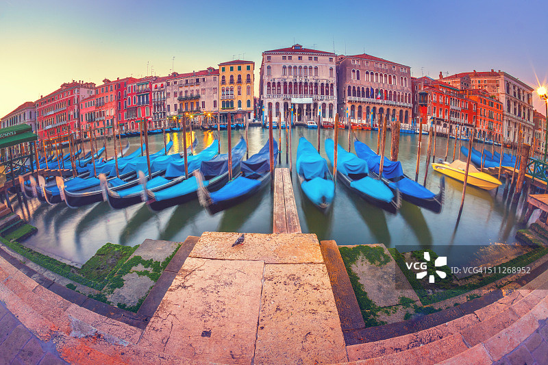 黄昏时分的威尼斯大运河图片素材