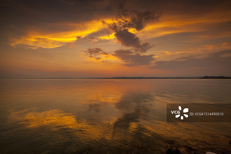 巴拉顿湖和日落图片素材
