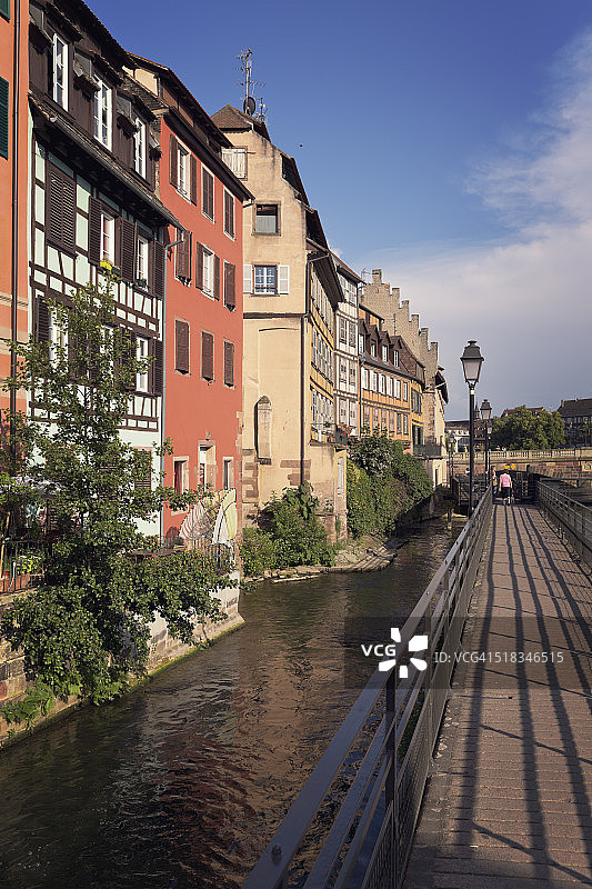 法国斯特拉斯堡，小法国区伊尔河大桥图片素材