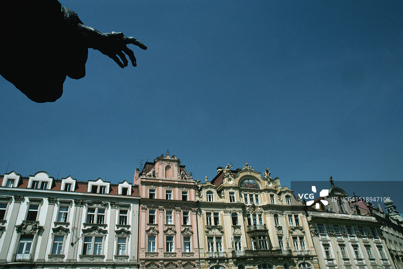 布拉格老城广场上的建筑图片素材