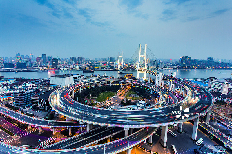 中国上海南浦大桥交通图片素材