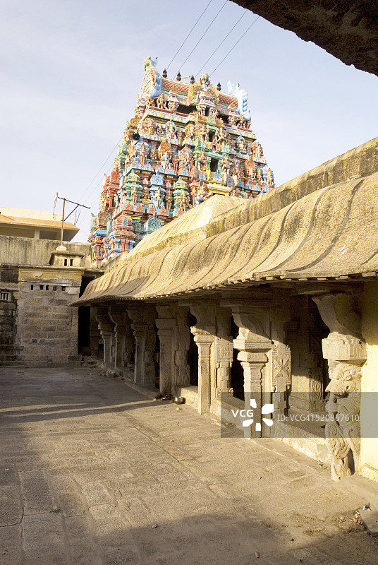 印度泰米尔纳德邦Pudukkottai Thirukokarnam的Sri Kokaraneswarar和Brahadambal岩洞寺庙图片素材